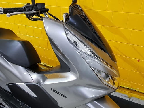 Imagem 12 de 14 de Honda Pcx 150 - 2019 - Km 16.000