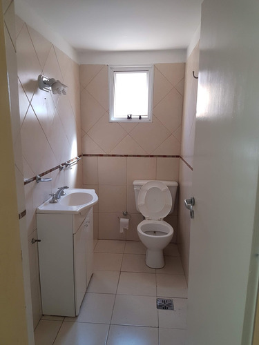 Departamento Dos Ambientes. No Alquila, Sólo Venta.