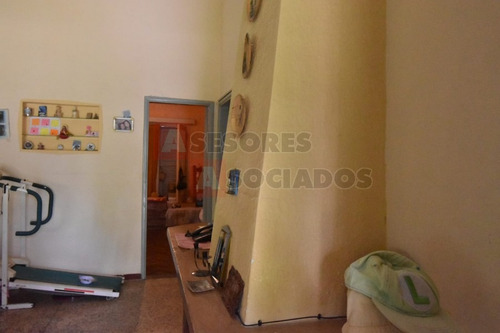 Casa De 3 Dormitorios En Villa Colon