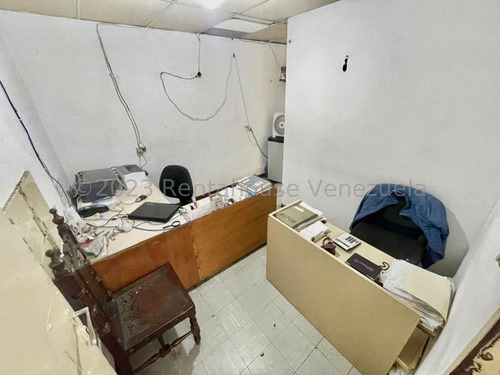 Edificio / Hotel Comercial ( 9 Pisos / A Remodelar ) Venta La Candelaria Mls - 24-12325