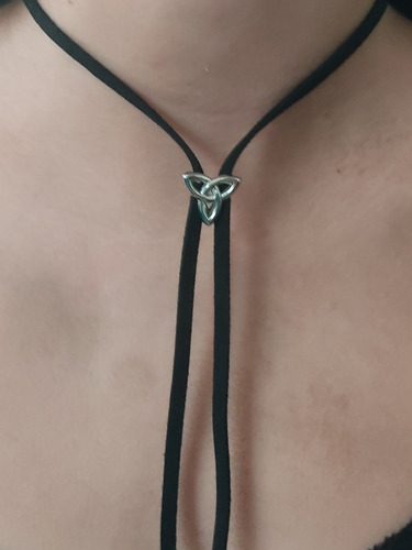 Collar Lazo Unisex Cuero Gamuza Dije Pasante Símbolo Celta 