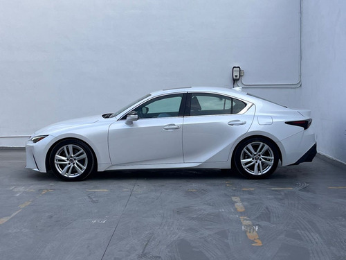 Lexus IS 4p 300 Premium L4/2.0/T Aut