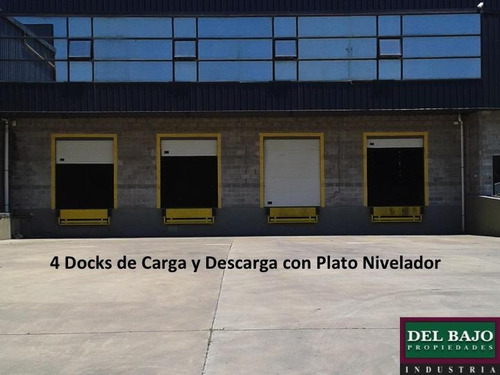 Imagen 4 de 26 de Nave Industrial - El Triangulo