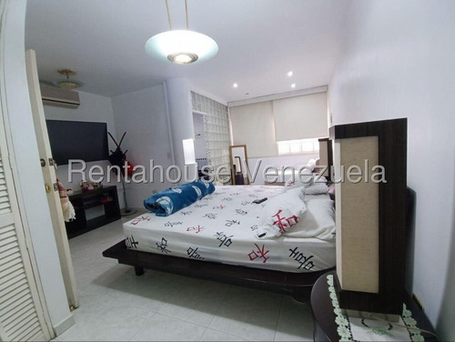 Estupenda ,amplia Y Ventilada Casa De 2 Niveles , En Venta Ubicada En La California Sur 25-17337