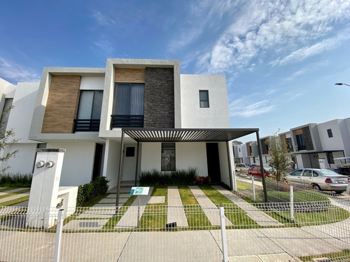 Casa En Venta A Metros De Blvd Aeropuerto En León Guanajuato