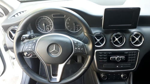 Imagen 8 de 11 de Mercedes Benz A200 Blueeffiency 2013 Manual