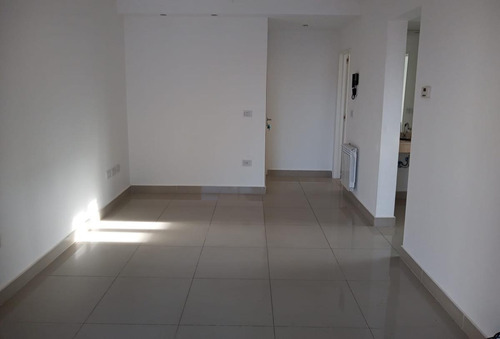Imagen 2 de 14 de Departamento - La Plata