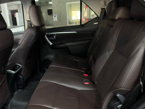 Toyota SW4 SW4 2.8 D-4D TURBO DIESEL SRX 7L 4X4 AUTOMÁTICO