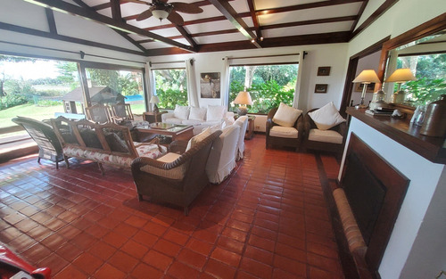 Imagen 7 de 15 de Gran Casa En Privilegiada Ubicacion, Laguna Diario, Playa Mansa