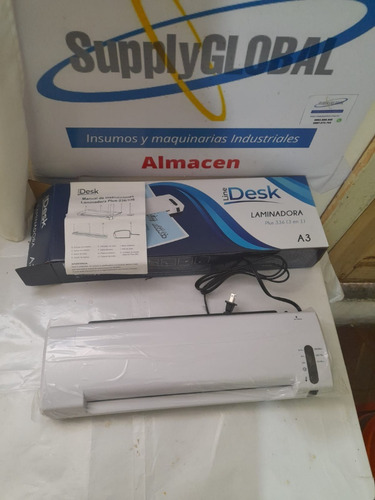 Imagen 3 de 3 de Plastificadora Formato A3 Marca Desk