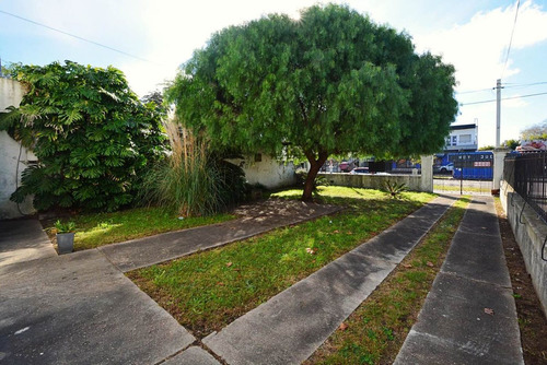 Venta Casa 2 Dormitorios - Lezica - Jardin