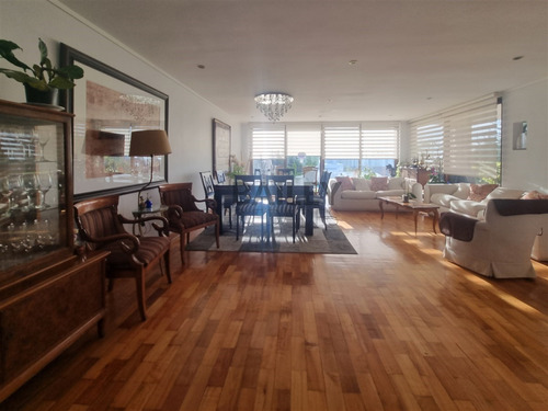 Casa Mediterránea En Venta De 4 Dorm. En Concón