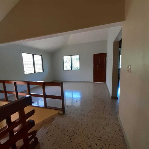 Venta Casa Urbanización Arroyo Hondo Distrito Nacional Santo