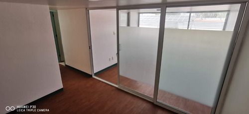 Oficina Con Sala De Juntas A 5 Minutos De Metro Misterios En Renta