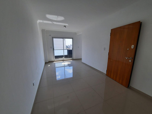 Venta De Departamentos 2 Y 3 Ambientes En Excelente Zona De Wilde.