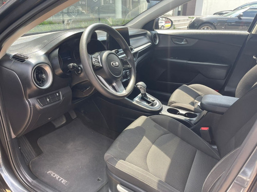 Imagen 7 de 14 de Kia Forte L 2020