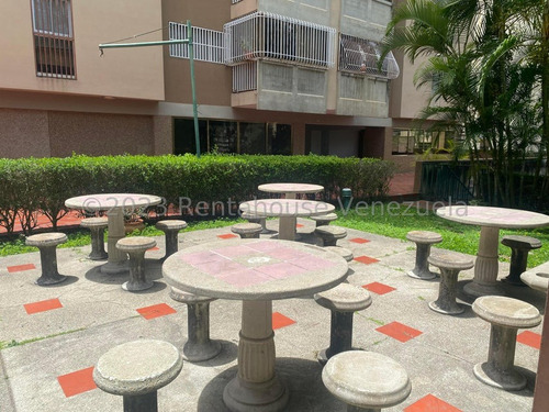 Excelente Apartamento En Alquiler En Lomas De Prados Del Este. #25-16800