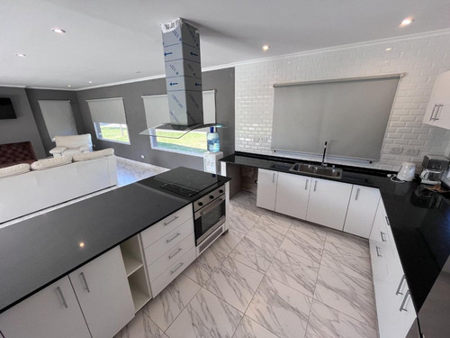 Casa En Venta 4 Amb. Barrio San Sebastian, Area 1