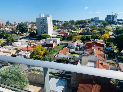Imagen 2 de 15 de Muy Lindo Apartamento En Malvín, Moderno Y Luminoso, De 2 Dormitorios, Garage Y Amenities