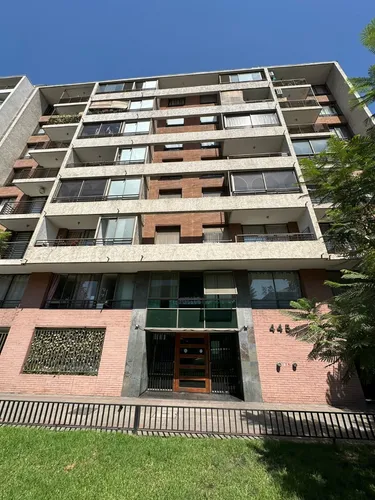 Luminoso Departamento En Av. España Con Toesca. Club Hípico