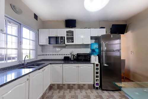 Venta Casa 4 Amb Pileta Lomas Del Mirador Renovada