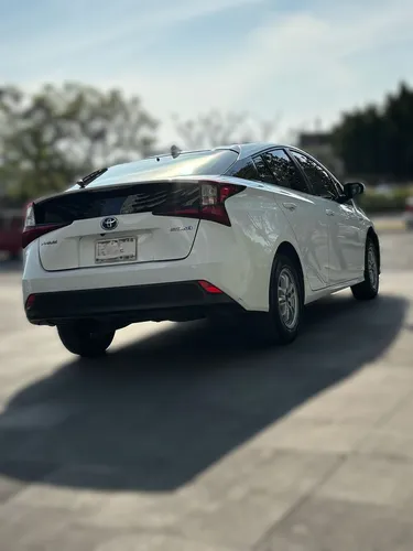 Toyota Prius HYBRID BASE 1.8