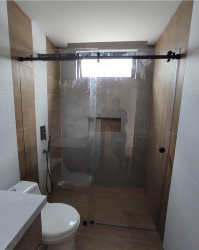 Imagen 9 de 10 de Cabinas De Baño En Vidrio Templado