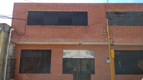 Jv Vende Local Comercial Ubicado En San Blas Valencia, Alto Trafico Peatonal Y Vehicular En La Zona 