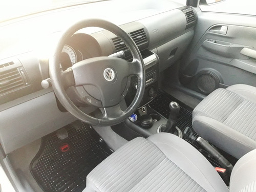 Imagen 10 de 16 de Volkswagen Suran 2010 1.6 I Trendline 90b