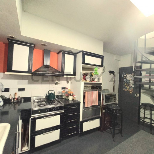 Venta Casa 5 Ambientes - Padua Centro - Con Parque Y Pileta