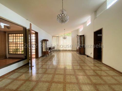 Imagen 7 de 20 de Casa En Venta En Santa Cecilia - Calle Cerrada.