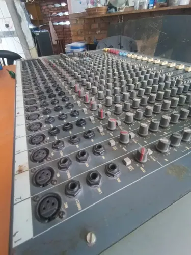 Mesa De Som Soundcraft Spirit Live 4 | MercadoLivre