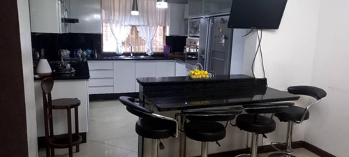 Imagen 2 de 16 de Town House