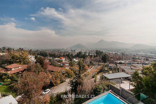 Casa En Arriendo De 5 Dorm. En Las Condes