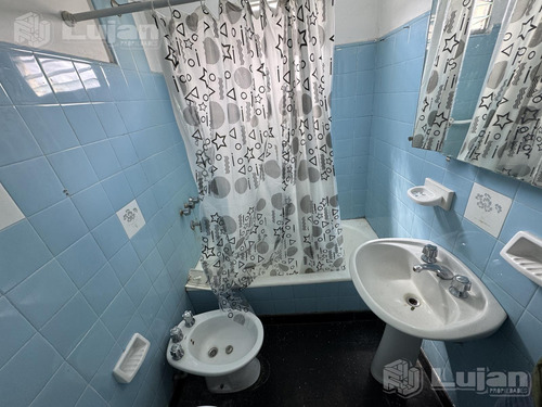 Venta Av Rivadavia Al 8800 2 Ambs Con Balcón !