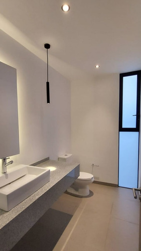 Imagen 10 de 12 de Preciosa Residencia En Grand Juriquilla, Jardín, Doble Altur