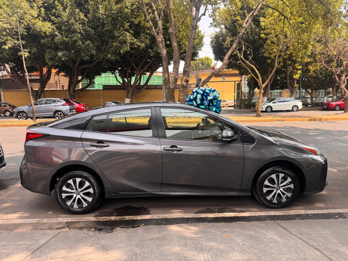 Toyota Prius 1.8 Base Cvt