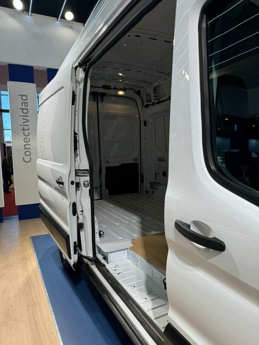 Ford Transit 2.2 Furgon Largo 350l