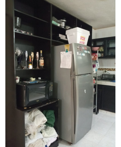 Casa En Venta En El Centro, De 6 Recamaras, Locales Y Piscina