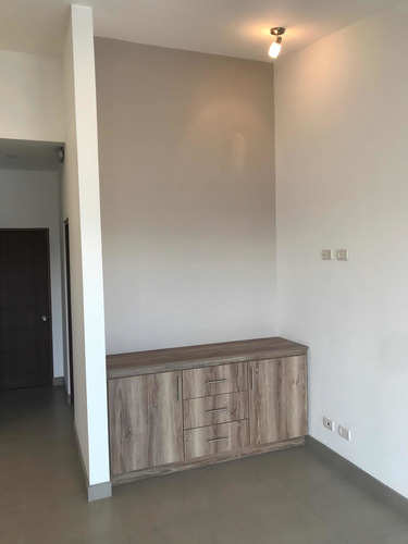 Apartamentos De Alquiler Para Estrenar (no Mascotas)