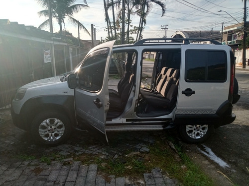 Fiat Doblo 2013 1.8 16v Adventure Xingu Flex 5p