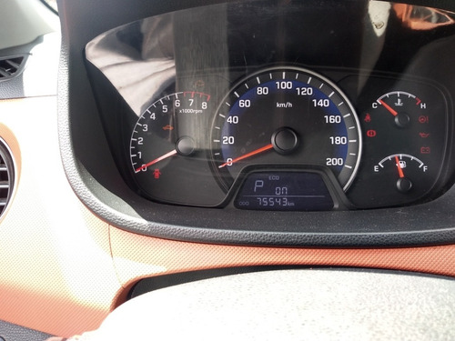 Imagen 7 de 12 de Hyundai I10 2017 1.3 Gls Sedan At
