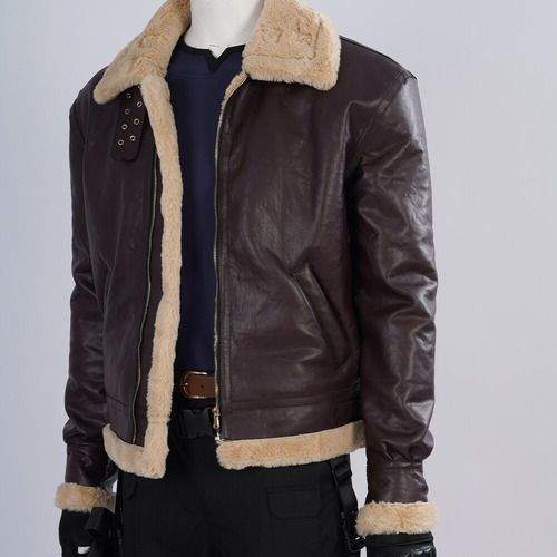 A Disduise Leon Costume Re4, Versión Remake, Leon