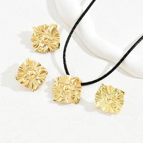 Conjunto Sencillo De Pendientes, Collar Y Anillo For Mujer.