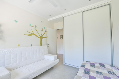 Casa De 5 Dormitorios En Venta Con Pileta - Barrio Cerrado - Aldea