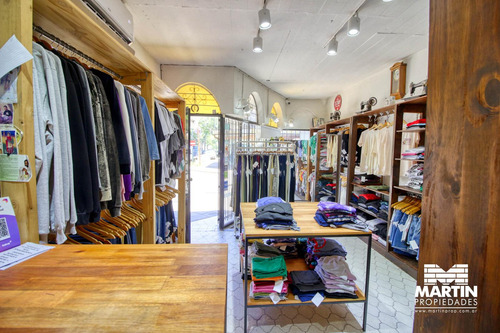 Local En Venta En Martinez. Calle Comercial.