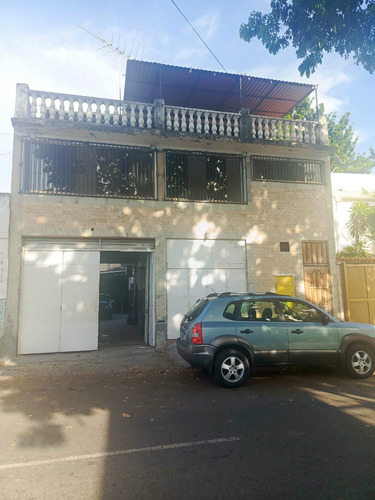 Casa Con Locales, La Atlantida