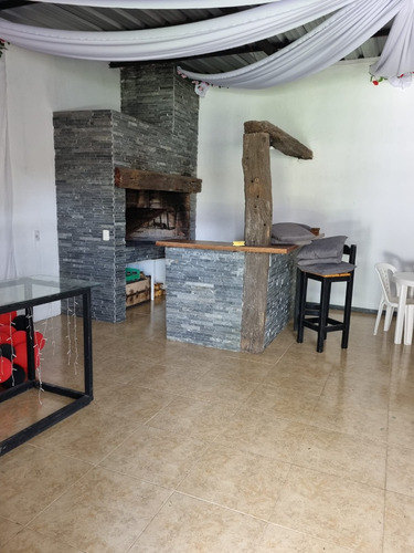Casa 4 Dormitorios Impecable Gran Terreno Barbacoa