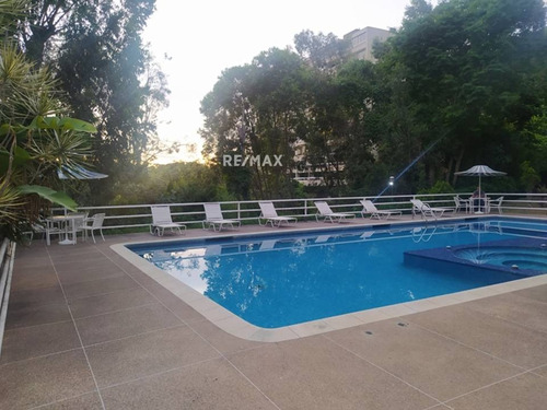 Amplio Y Hermoso Apartamento En Venta En La Tahona