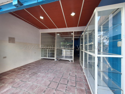 Local En Venta Paralela A La Av Constitucion, Con 121 Mt2 Disponible 24-22083 Irrr